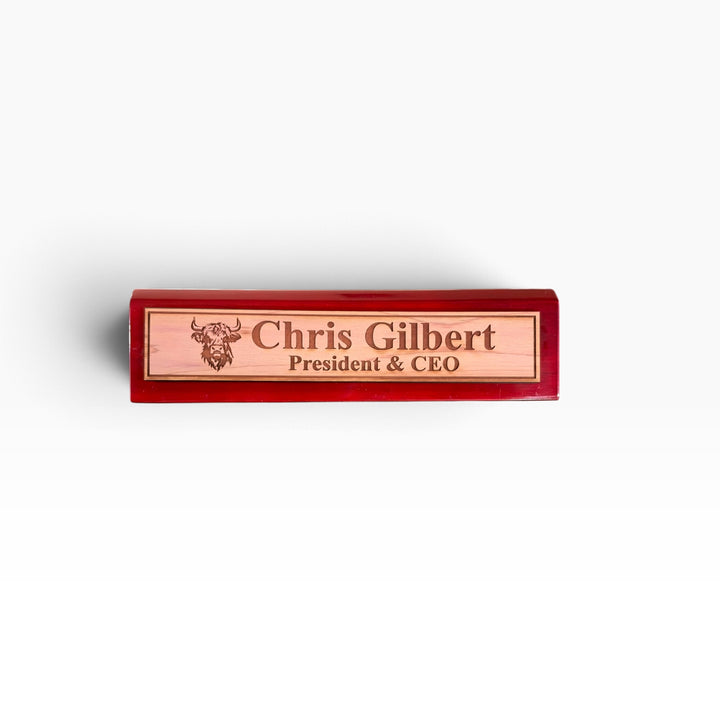 HipFlaskPlus personalized 11-inch rosewood piano finish desk wedge name plate with highland cow engraving