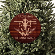Frogman - Cedar Ornament Uomini Rana