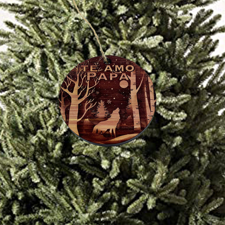 Te Amo Papa winter Wolf - Cedar Ornament